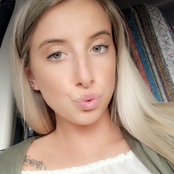 Meet your Posher, Mya - Picture 1 of 1